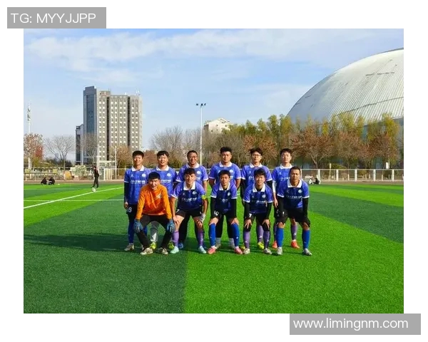 足球明星写真集:捕捉绿茵场上的激情瞬间与荣耀时刻 足球明星写真集:捕捉绿茵场上的激情瞬间与荣耀时刻