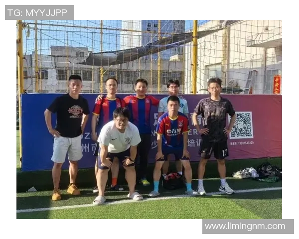 足球明星在绿茵场上展现的精彩踢球动作与技巧解析