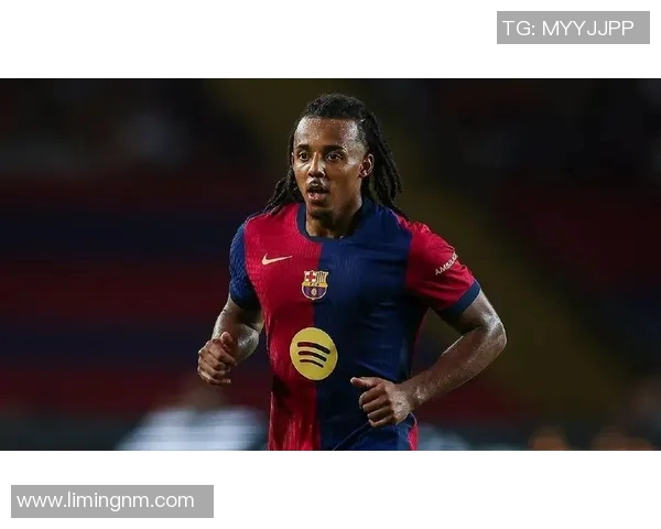 足球明星穿搭揭秘黑色鞋子如何成为场上风格的亮点 足球明星穿搭揭秘黑色鞋子如何成为场上风格的亮点